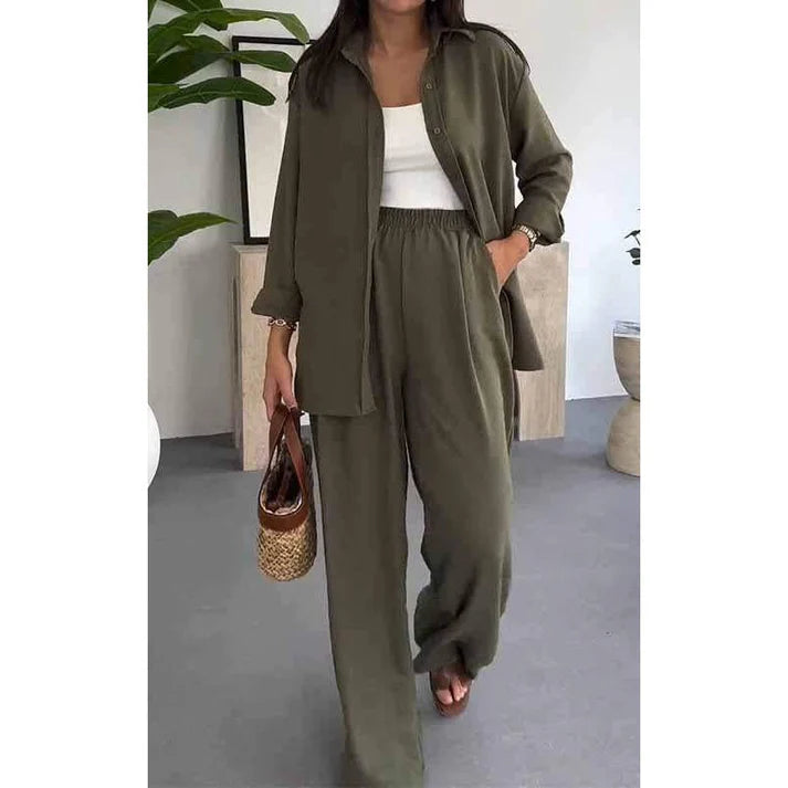 Solid Color Two Piece Set – Loose Shirt & Wide Leg Pants in perfekter Harmonie. Reduzierte Eleganz für den Alltag.