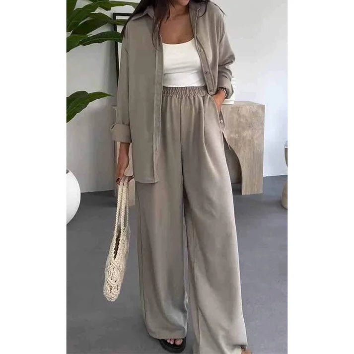 Solid Color Two Piece Set – Loose Shirt & Wide Leg Pants in perfekter Harmonie. Reduzierte Eleganz für den Alltag.